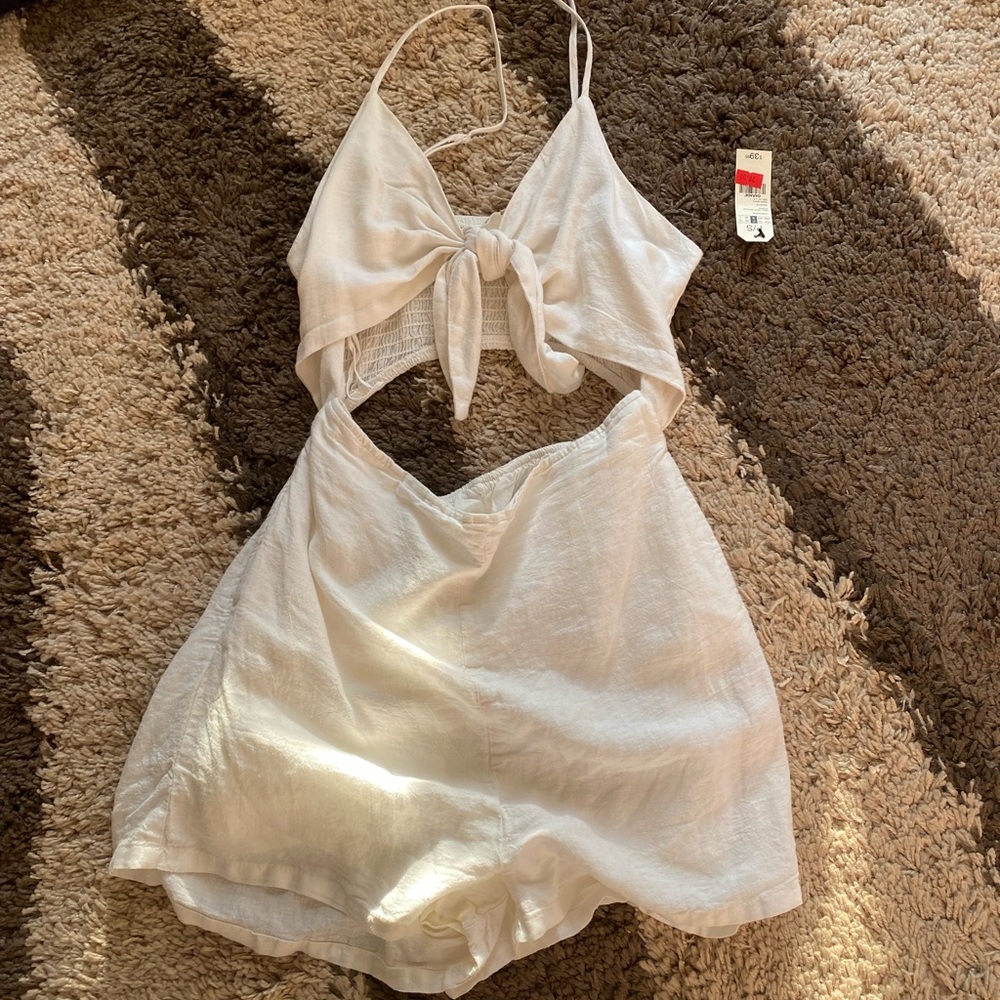 NWT White cropped Romper | Garage